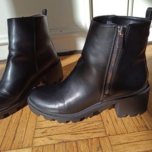 Lug sole booties, bottillons à semelle crantée